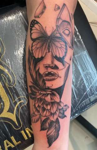 blackgrey 2 661x1024-tattoo-tetovanie-kosice-central-ink